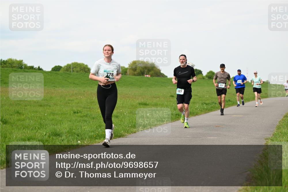 10.05.2026 - 8. Wedeler Halbmarathon Dr. Thomas Lammeyer http://msf.ph/oto/9698657 10.05.2026 11:33:49 Laufen 778, 127, 2213, 751 meine-sportfotos.de