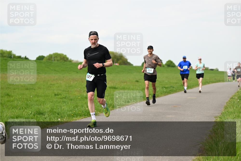 10.05.2026 - 8. Wedeler Halbmarathon Dr. Thomas Lammeyer http://msf.ph/oto/9698671 10.05.2026 11:33:51 Laufen 127, 751 meine-sportfotos.de