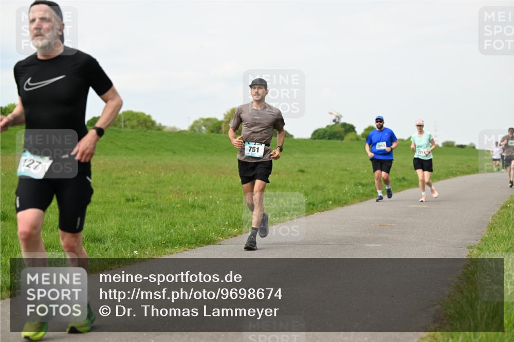 10.05.2026 - 8. Wedeler Halbmarathon Dr. Thomas Lammeyer http://msf.ph/oto/9698674 10.05.2026 11:33:52 Laufen 127, 751, 2213, 2214 meine-sportfotos.de