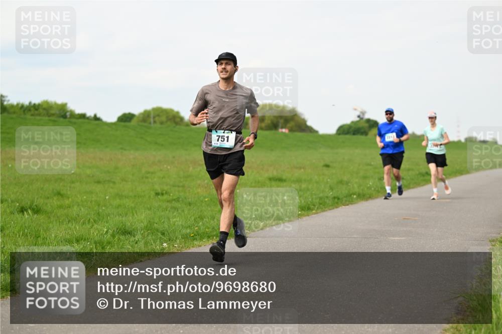10.05.2026 - 8. Wedeler Halbmarathon Dr. Thomas Lammeyer http://msf.ph/oto/9698680 10.05.2026 11:33:53 Laufen 751 meine-sportfotos.de