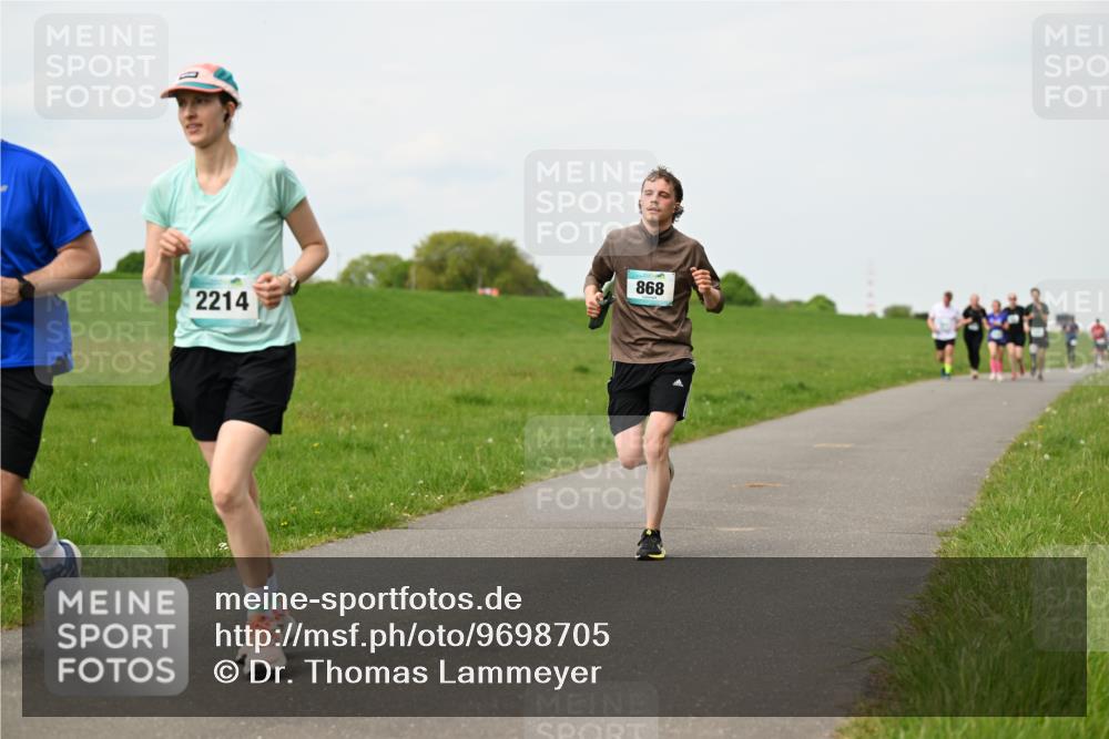 10.05.2026 - 8. Wedeler Halbmarathon Dr. Thomas Lammeyer http://msf.ph/oto/9698705 10.05.2026 11:33:59 Laufen 2214, 868 meine-sportfotos.de