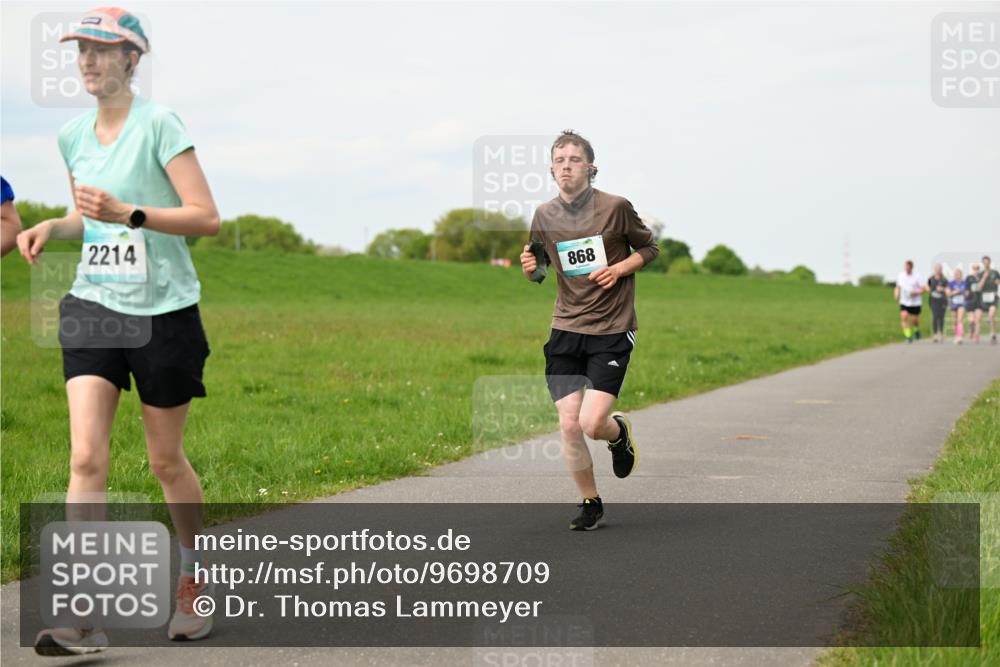 10.05.2026 - 8. Wedeler Halbmarathon Dr. Thomas Lammeyer http://msf.ph/oto/9698709 10.05.2026 11:33:59 Laufen 2214, 868 meine-sportfotos.de