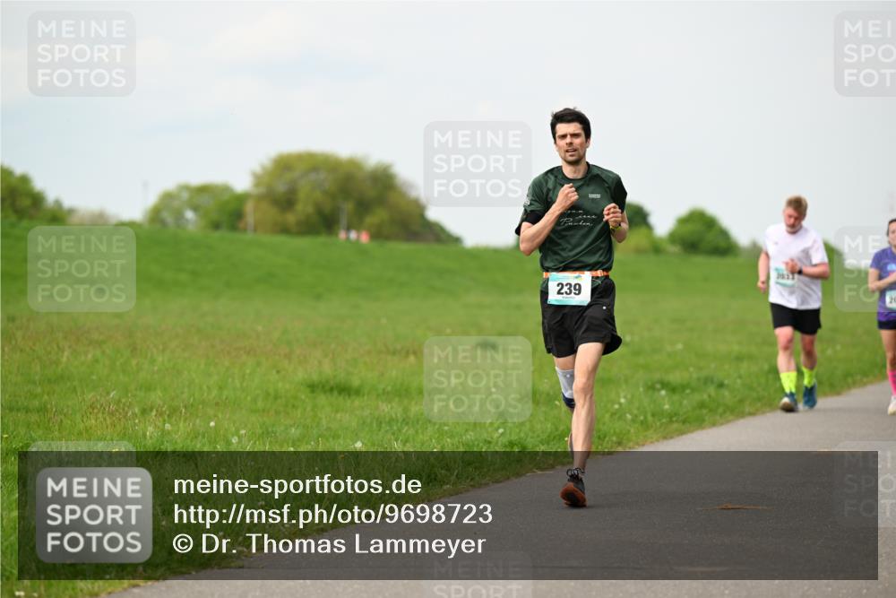 10.05.2026 - 8. Wedeler Halbmarathon Dr. Thomas Lammeyer http://msf.ph/oto/9698723 10.05.2026 11:34:08 Laufen 239 meine-sportfotos.de