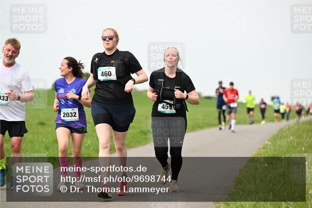 10.05.2026 - 8. Wedeler Halbmarathon Dr. Thomas Lammeyer http://msf.ph/oto/9698744 10.05.2026 11:34:14 Laufen 2032, 460, 459 meine-sportfotos.de