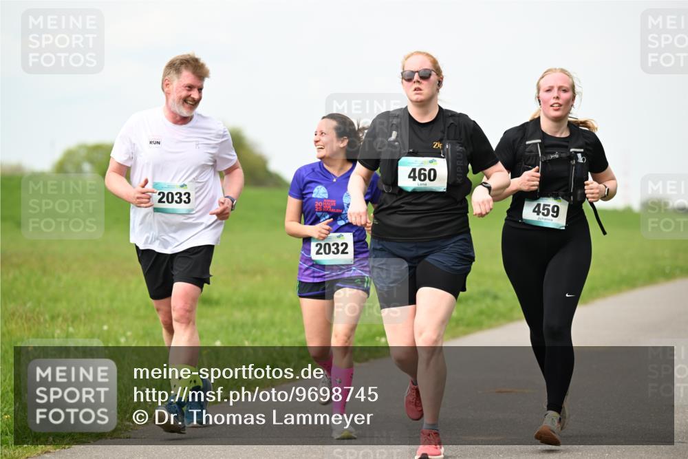 10.05.2026 - 8. Wedeler Halbmarathon Dr. Thomas Lammeyer http://msf.ph/oto/9698745 10.05.2026 11:34:15 Laufen 2033, 2032, 460, 459 meine-sportfotos.de