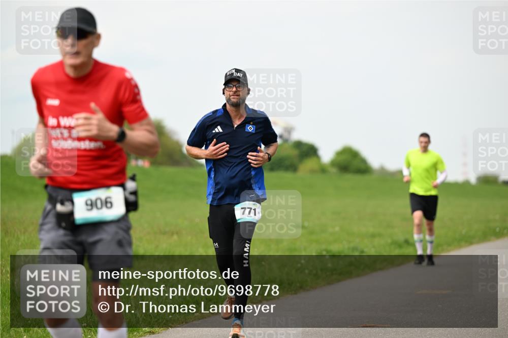 10.05.2026 - 8. Wedeler Halbmarathon Dr. Thomas Lammeyer http://msf.ph/oto/9698778 10.05.2026 11:34:24 Laufen 906, 771 meine-sportfotos.de