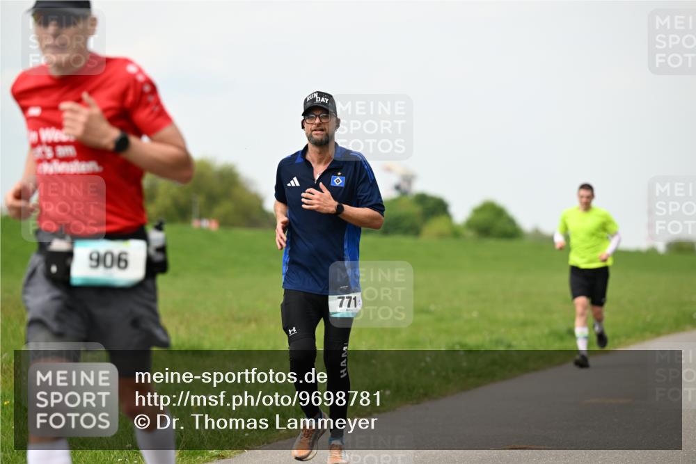 10.05.2026 - 8. Wedeler Halbmarathon Dr. Thomas Lammeyer http://msf.ph/oto/9698781 10.05.2026 11:34:25 Laufen 906, 771 meine-sportfotos.de