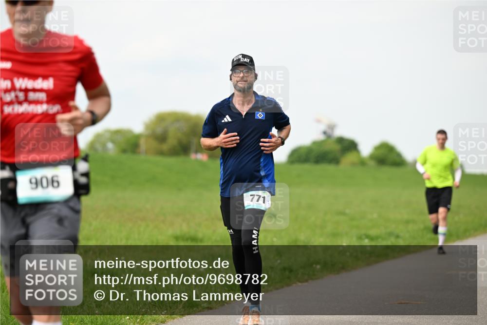 10.05.2026 - 8. Wedeler Halbmarathon Dr. Thomas Lammeyer http://msf.ph/oto/9698782 10.05.2026 11:34:25 Laufen 906, 771 meine-sportfotos.de
