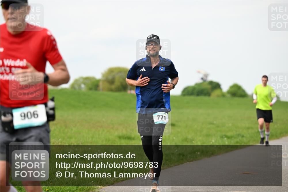 10.05.2026 - 8. Wedeler Halbmarathon Dr. Thomas Lammeyer http://msf.ph/oto/9698783 10.05.2026 11:34:25 Laufen 906, 771 meine-sportfotos.de
