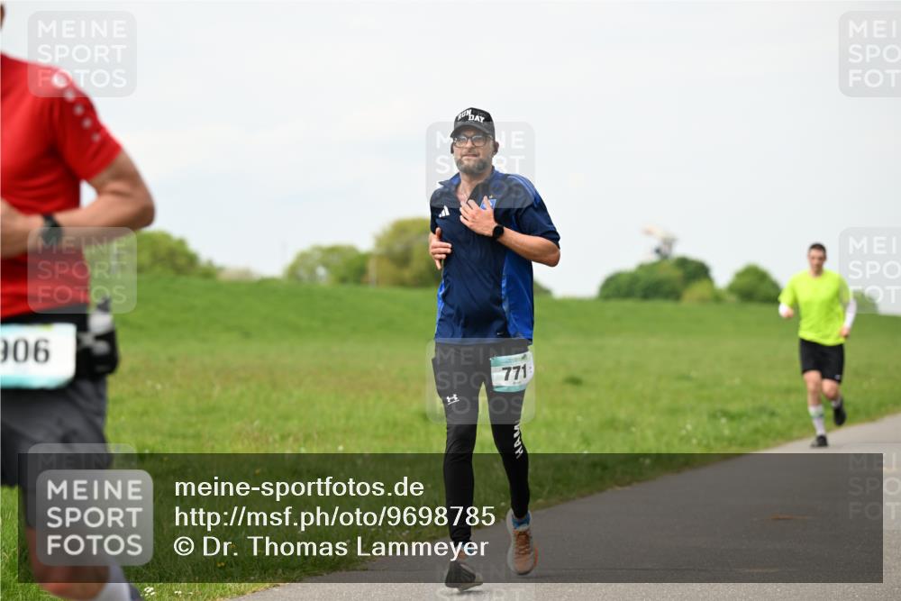 10.05.2026 - 8. Wedeler Halbmarathon Dr. Thomas Lammeyer http://msf.ph/oto/9698785 10.05.2026 11:34:25 Laufen 906, 771 meine-sportfotos.de