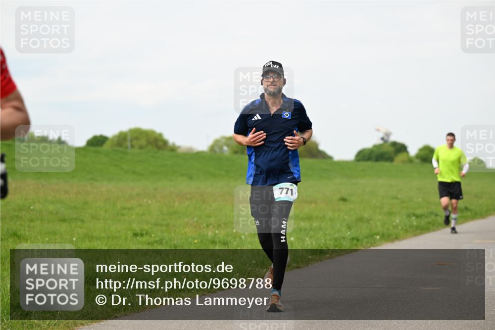 10.05.2026 - 8. Wedeler Halbmarathon Dr. Thomas Lammeyer http://msf.ph/oto/9698788 10.05.2026 11:34:26 Laufen 771 meine-sportfotos.de