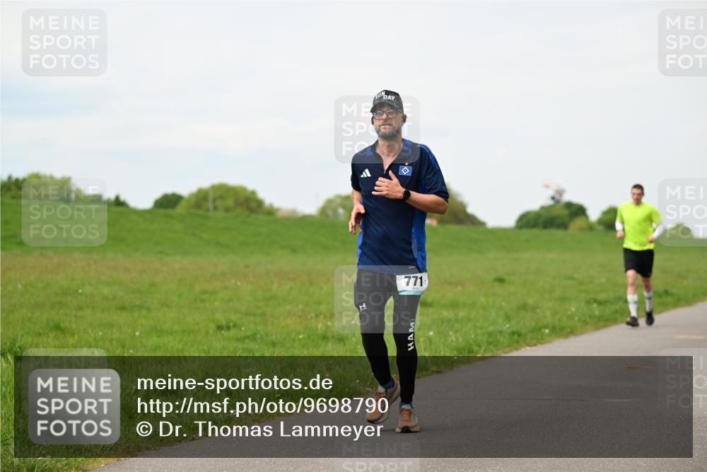 10.05.2026 - 8. Wedeler Halbmarathon Dr. Thomas Lammeyer http://msf.ph/oto/9698790 10.05.2026 11:34:26 Laufen 771 meine-sportfotos.de