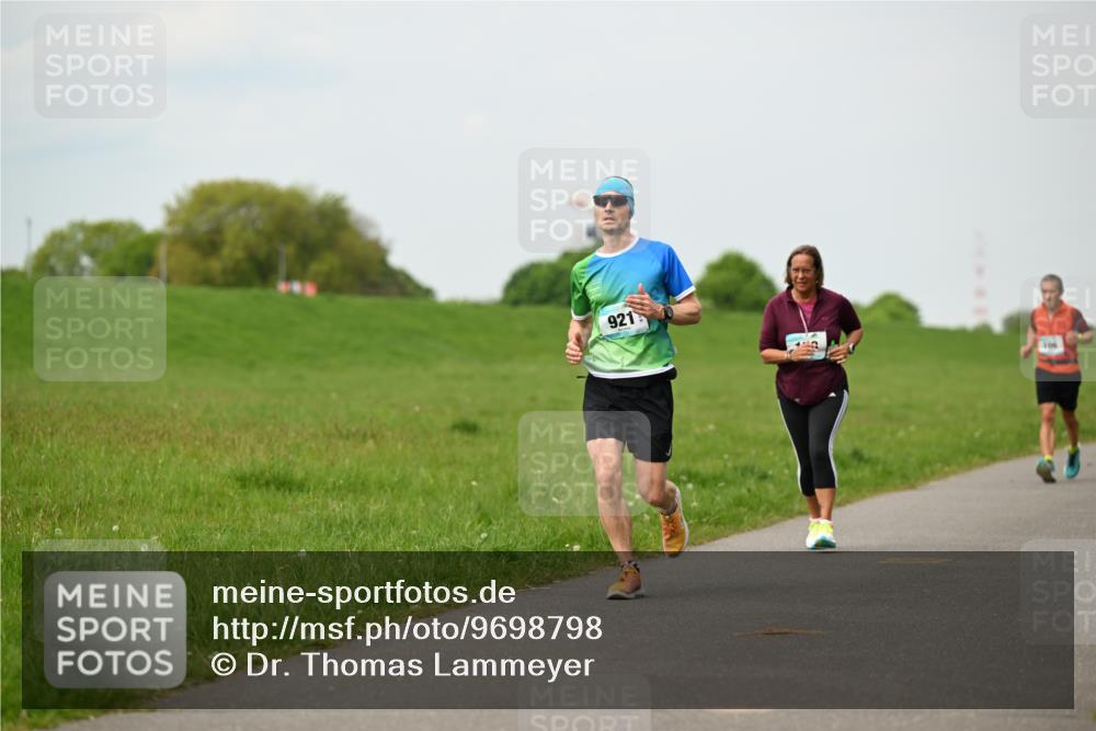 10.05.2026 - 8. Wedeler Halbmarathon Dr. Thomas Lammeyer http://msf.ph/oto/9698798 10.05.2026 11:34:34 Laufen 921, 166 meine-sportfotos.de
