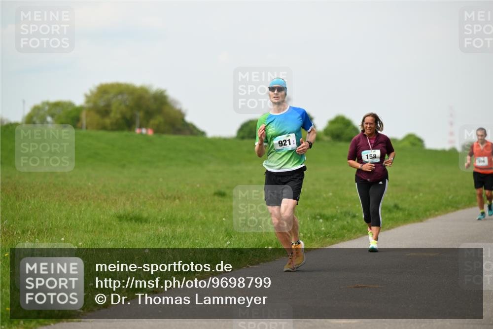 10.05.2026 - 8. Wedeler Halbmarathon Dr. Thomas Lammeyer http://msf.ph/oto/9698799 10.05.2026 11:34:34 Laufen 921, 158 meine-sportfotos.de
