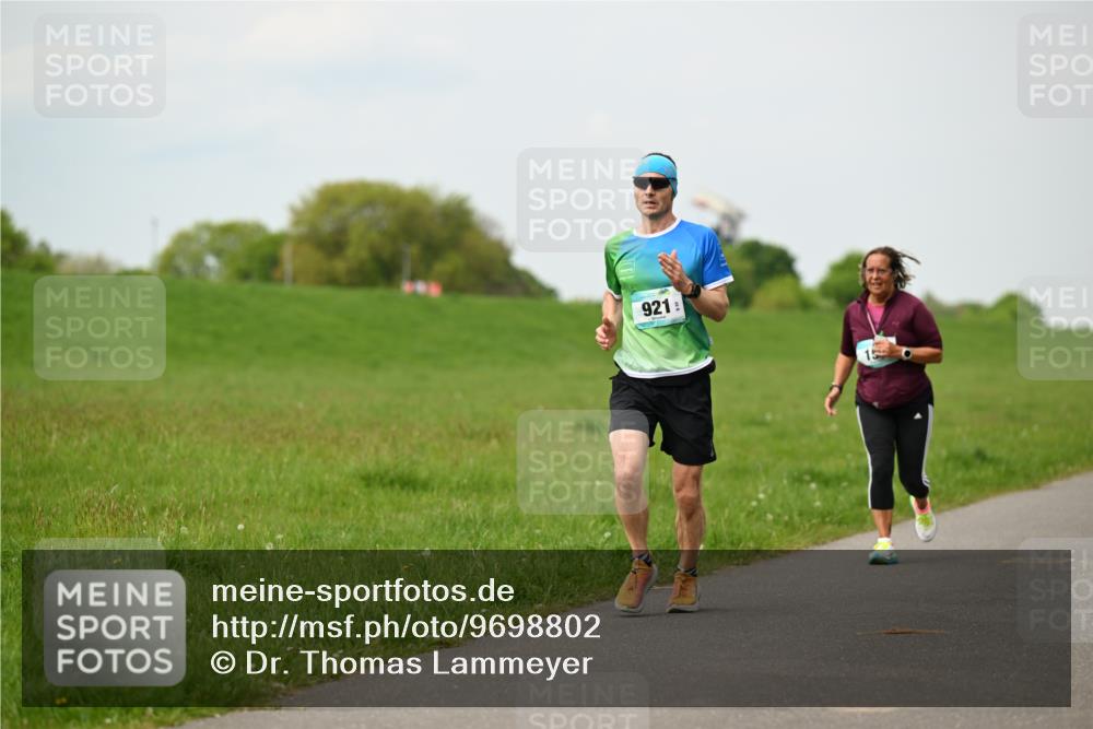 10.05.2026 - 8. Wedeler Halbmarathon Dr. Thomas Lammeyer http://msf.ph/oto/9698802 10.05.2026 11:34:34 Laufen 921 meine-sportfotos.de