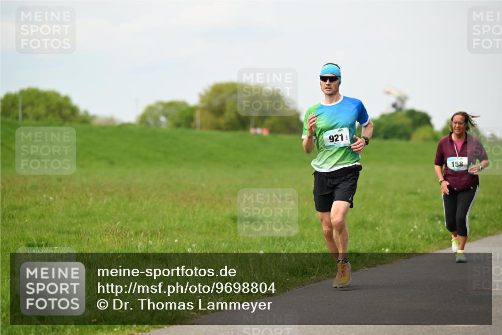 10.05.2026 - 8. Wedeler Halbmarathon Dr. Thomas Lammeyer http://msf.ph/oto/9698804 10.05.2026 11:34:35 Laufen 921, 158 meine-sportfotos.de