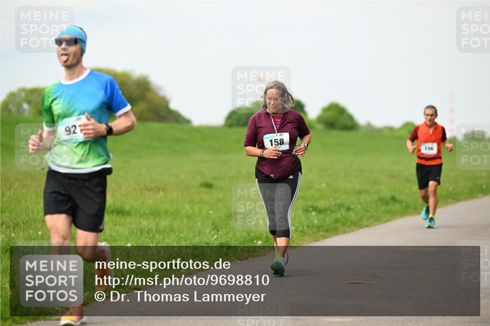 10.05.2026 - 8. Wedeler Halbmarathon Dr. Thomas Lammeyer http://msf.ph/oto/9698810 10.05.2026 11:34:36 Laufen 921, 158 meine-sportfotos.de