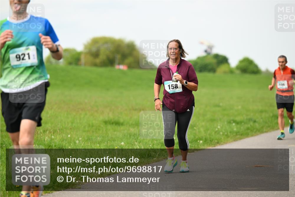 10.05.2026 - 8. Wedeler Halbmarathon Dr. Thomas Lammeyer http://msf.ph/oto/9698817 10.05.2026 11:34:37 Laufen 921, 158, 106 meine-sportfotos.de