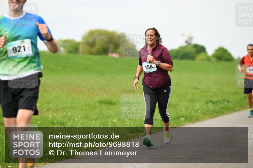 10.05.2026 - 8. Wedeler Halbmarathon Dr. Thomas Lammeyer http://msf.ph/oto/9698818 10.05.2026 11:34:37 Laufen 921, 158, 100 meine-sportfotos.de