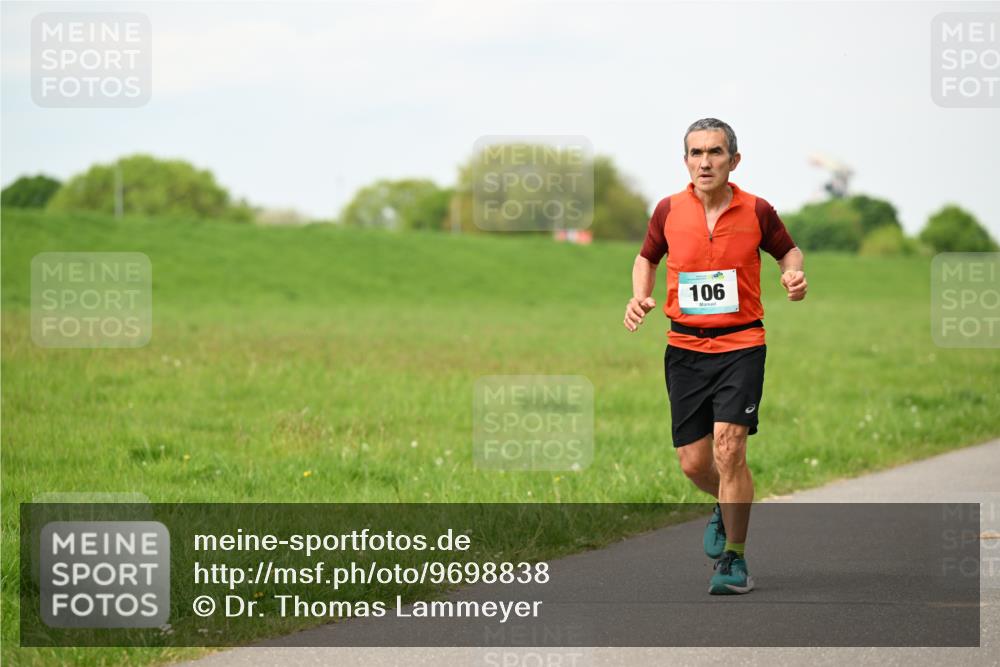 10.05.2026 - 8. Wedeler Halbmarathon Dr. Thomas Lammeyer http://msf.ph/oto/9698838 10.05.2026 11:34:40 Laufen 106 meine-sportfotos.de