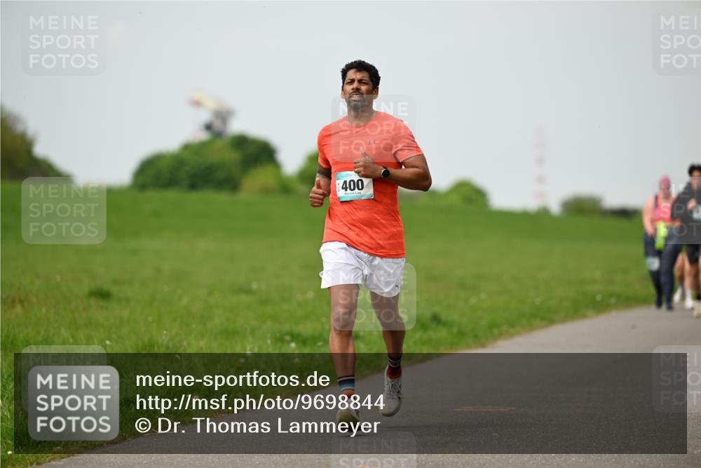 10.05.2026 - 8. Wedeler Halbmarathon Dr. Thomas Lammeyer http://msf.ph/oto/9698844 10.05.2026 11:34:53 Laufen 400 meine-sportfotos.de