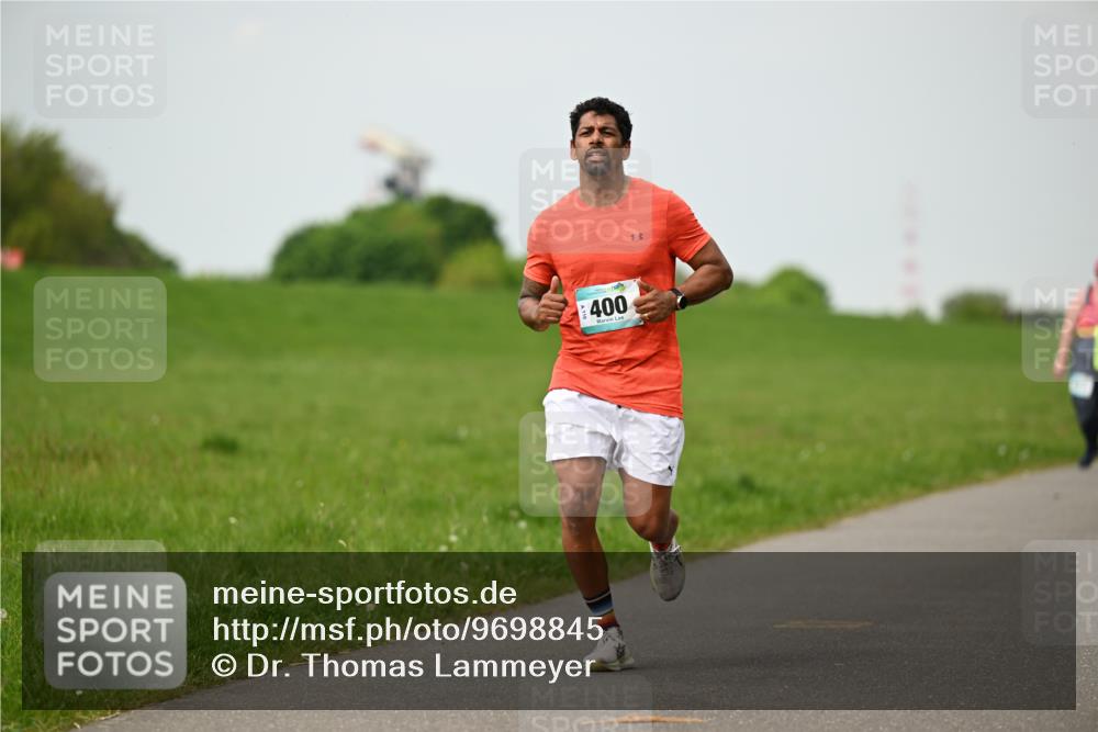 10.05.2026 - 8. Wedeler Halbmarathon Dr. Thomas Lammeyer http://msf.ph/oto/9698845 10.05.2026 11:34:53 Laufen 400 meine-sportfotos.de