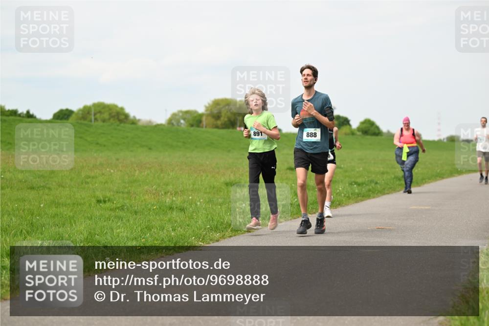 10.05.2026 - 8. Wedeler Halbmarathon Dr. Thomas Lammeyer http://msf.ph/oto/9698888 10.05.2026 11:35:06 Laufen 891, 888 meine-sportfotos.de