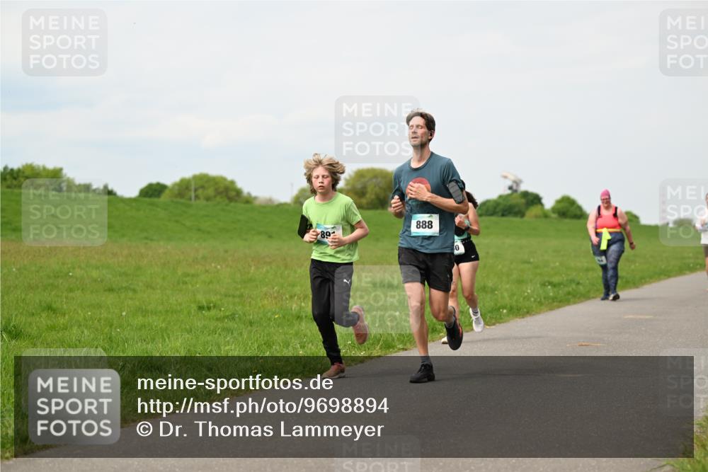 10.05.2026 - 8. Wedeler Halbmarathon Dr. Thomas Lammeyer http://msf.ph/oto/9698894 10.05.2026 11:35:07 Laufen 888 meine-sportfotos.de