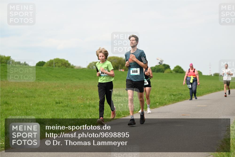 10.05.2026 - 8. Wedeler Halbmarathon Dr. Thomas Lammeyer http://msf.ph/oto/9698895 10.05.2026 11:35:07 Laufen 888 meine-sportfotos.de