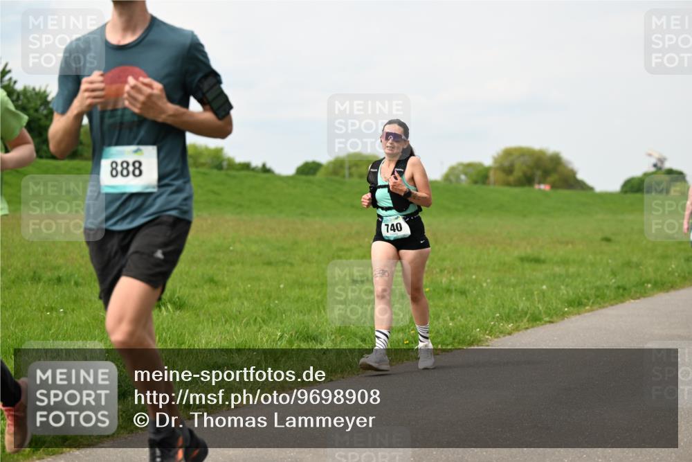 10.05.2026 - 8. Wedeler Halbmarathon Dr. Thomas Lammeyer http://msf.ph/oto/9698908 10.05.2026 11:35:10 Laufen 888, 740 meine-sportfotos.de