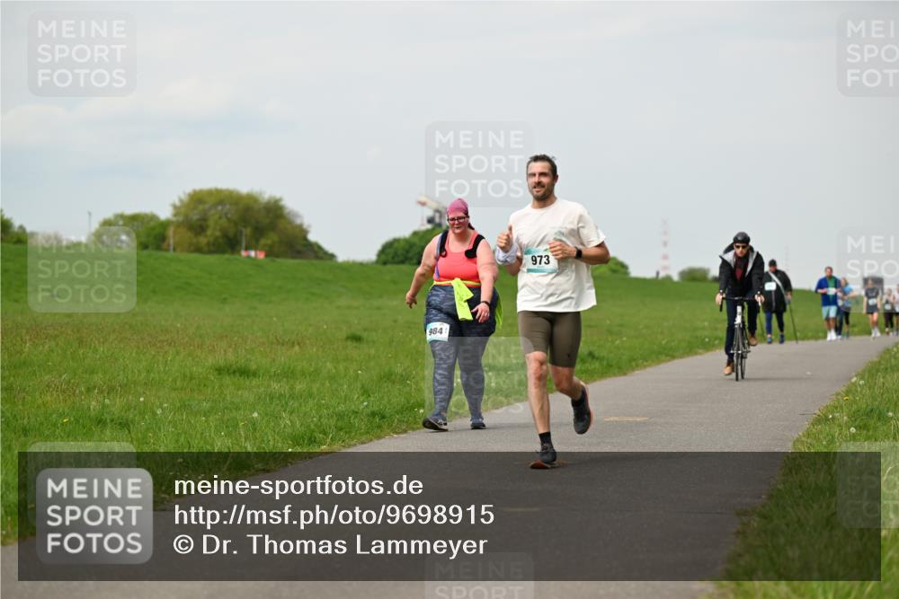 10.05.2026 - 8. Wedeler Halbmarathon Dr. Thomas Lammeyer http://msf.ph/oto/9698915 10.05.2026 11:35:12 Laufen 984, 973 meine-sportfotos.de