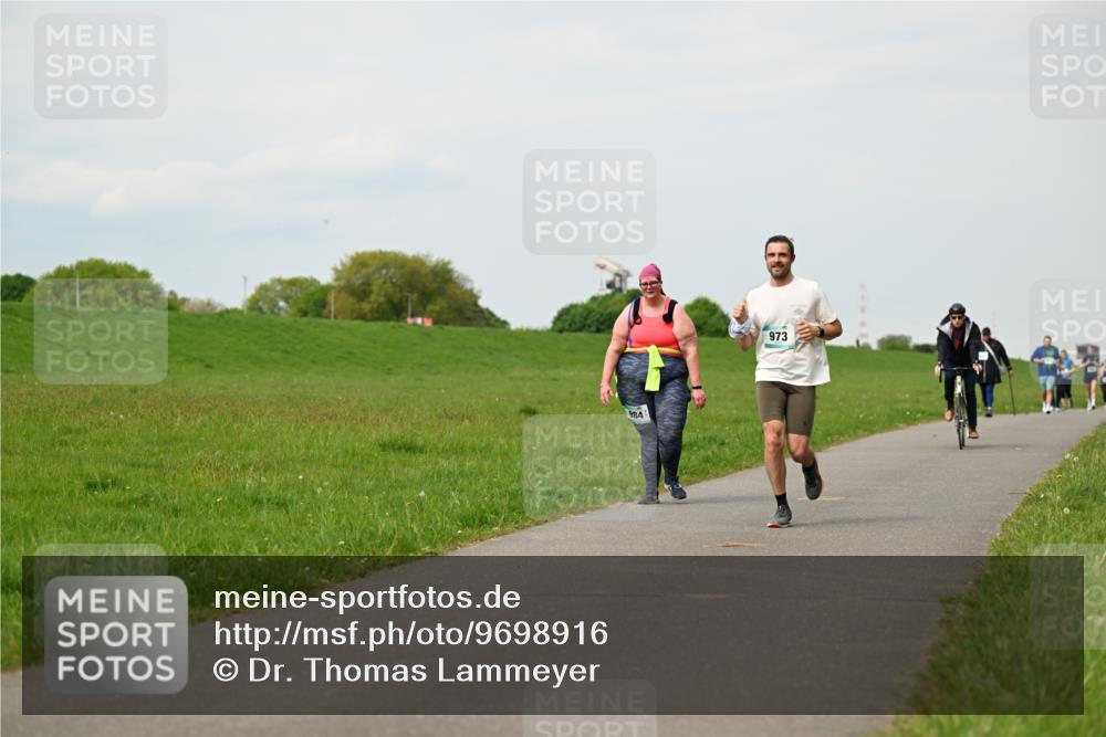 10.05.2026 - 8. Wedeler Halbmarathon Dr. Thomas Lammeyer http://msf.ph/oto/9698916 10.05.2026 11:35:11 Laufen 984, 973 meine-sportfotos.de