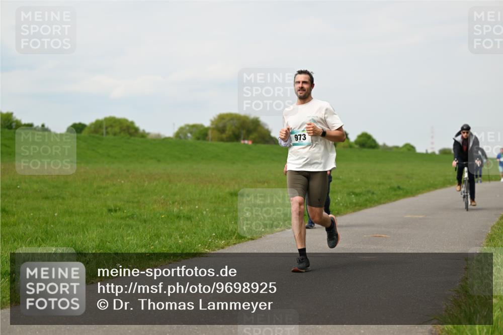 10.05.2026 - 8. Wedeler Halbmarathon Dr. Thomas Lammeyer http://msf.ph/oto/9698925 10.05.2026 11:35:13 Laufen 973 meine-sportfotos.de