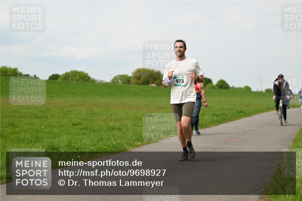 10.05.2026 - 8. Wedeler Halbmarathon Dr. Thomas Lammeyer http://msf.ph/oto/9698927 10.05.2026 11:35:14 Laufen 973 meine-sportfotos.de