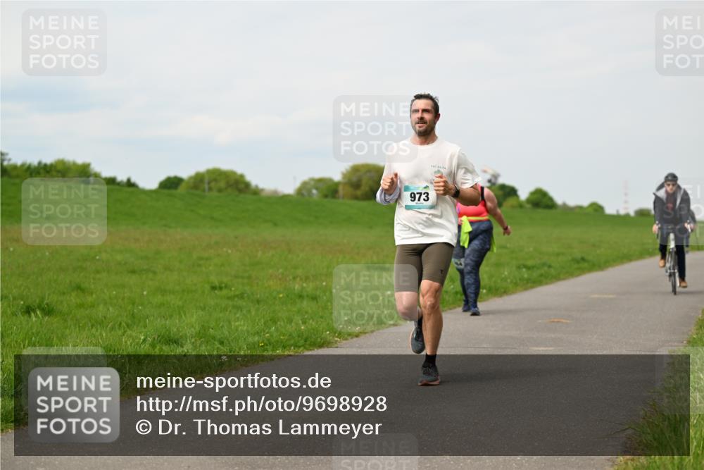 10.05.2026 - 8. Wedeler Halbmarathon Dr. Thomas Lammeyer http://msf.ph/oto/9698928 10.05.2026 11:35:14 Laufen 973 meine-sportfotos.de