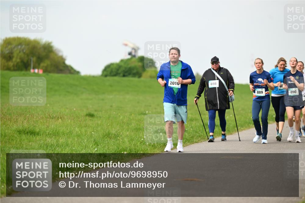 10.05.2026 - 8. Wedeler Halbmarathon Dr. Thomas Lammeyer http://msf.ph/oto/9698950 10.05.2026 11:35:31 Laufen 3085, 2010, 698, 889, 890 meine-sportfotos.de