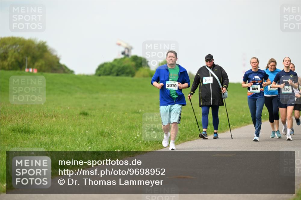 10.05.2026 - 8. Wedeler Halbmarathon Dr. Thomas Lammeyer http://msf.ph/oto/9698952 10.05.2026 11:35:31 Laufen 2010, 698, 889, 890 meine-sportfotos.de