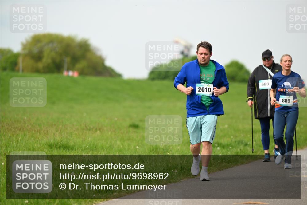 10.05.2026 - 8. Wedeler Halbmarathon Dr. Thomas Lammeyer http://msf.ph/oto/9698962 10.05.2026 11:35:32 Laufen 2025, 2010, 698, 889 meine-sportfotos.de