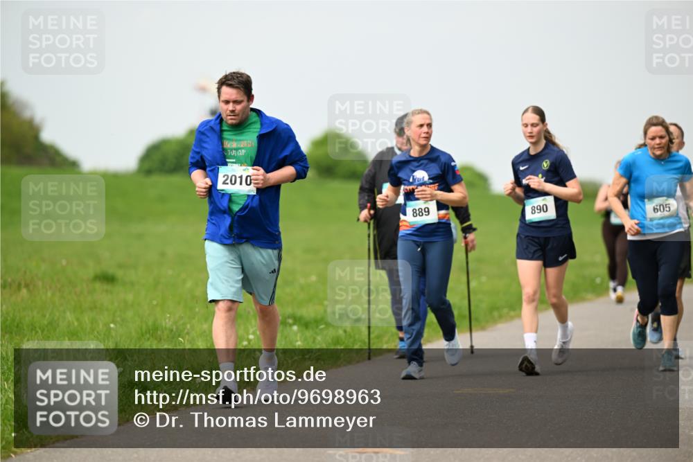 10.05.2026 - 8. Wedeler Halbmarathon Dr. Thomas Lammeyer http://msf.ph/oto/9698963 10.05.2026 11:35:33 Laufen 2025, 2010, 889, 890, 605 meine-sportfotos.de