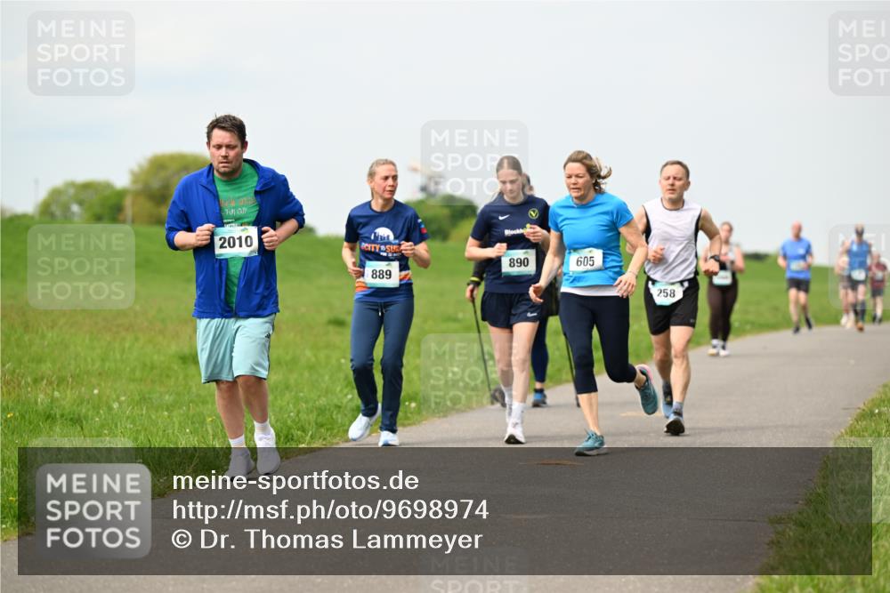 10.05.2026 - 8. Wedeler Halbmarathon Dr. Thomas Lammeyer http://msf.ph/oto/9698974 10.05.2026 11:35:35 Laufen 2025, 2010, 890, 605, 889, 258 meine-sportfotos.de