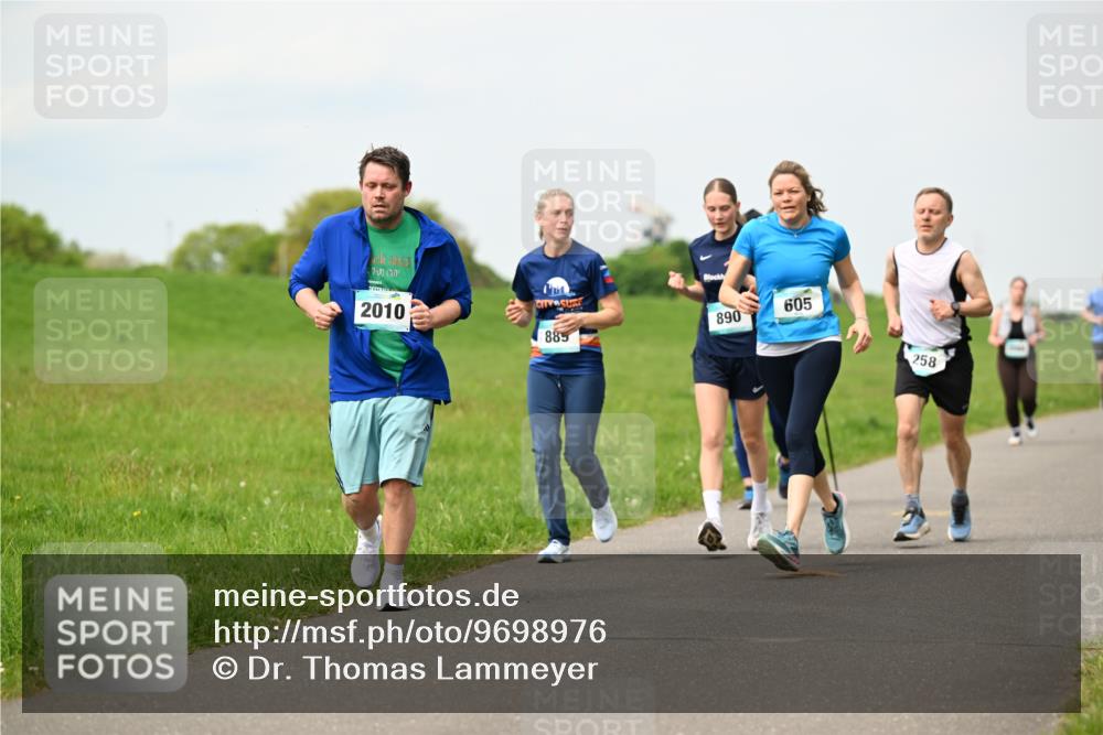 10.05.2026 - 8. Wedeler Halbmarathon Dr. Thomas Lammeyer http://msf.ph/oto/9698976 10.05.2026 11:35:36 Laufen 2010, 885, 890, 605, 258 meine-sportfotos.de