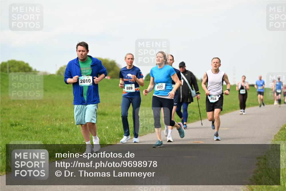 10.05.2026 - 8. Wedeler Halbmarathon Dr. Thomas Lammeyer http://msf.ph/oto/9698978 10.05.2026 11:35:36 Laufen 204, 2010, 889, 605, 258 meine-sportfotos.de