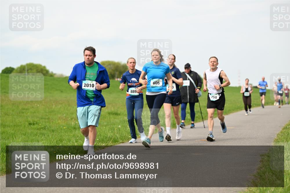 10.05.2026 - 8. Wedeler Halbmarathon Dr. Thomas Lammeyer http://msf.ph/oto/9698981 10.05.2026 11:35:36 Laufen 2010, 889, 605, 258 meine-sportfotos.de