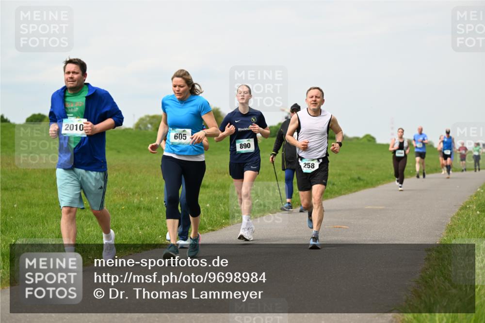 10.05.2026 - 8. Wedeler Halbmarathon Dr. Thomas Lammeyer http://msf.ph/oto/9698984 10.05.2026 11:35:37 Laufen 2010, 605, 890, 258 meine-sportfotos.de