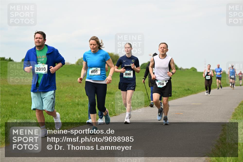 10.05.2026 - 8. Wedeler Halbmarathon Dr. Thomas Lammeyer http://msf.ph/oto/9698985 10.05.2026 11:35:37 Laufen 2010, 605, 890, 258 meine-sportfotos.de