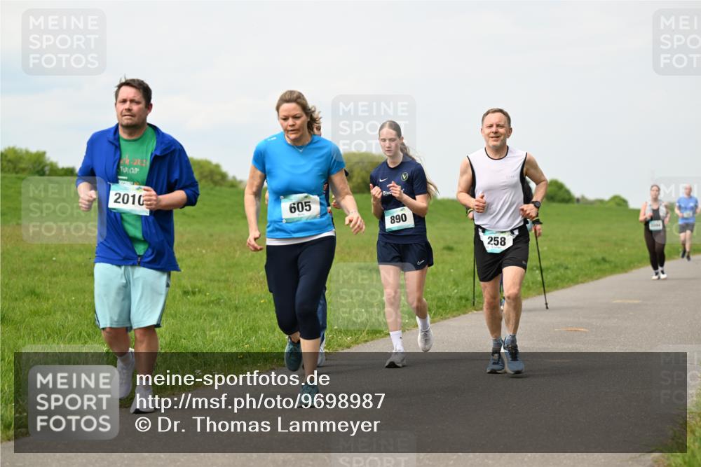 10.05.2026 - 8. Wedeler Halbmarathon Dr. Thomas Lammeyer http://msf.ph/oto/9698987 10.05.2026 11:35:38 Laufen 2010, 605, 890, 258 meine-sportfotos.de