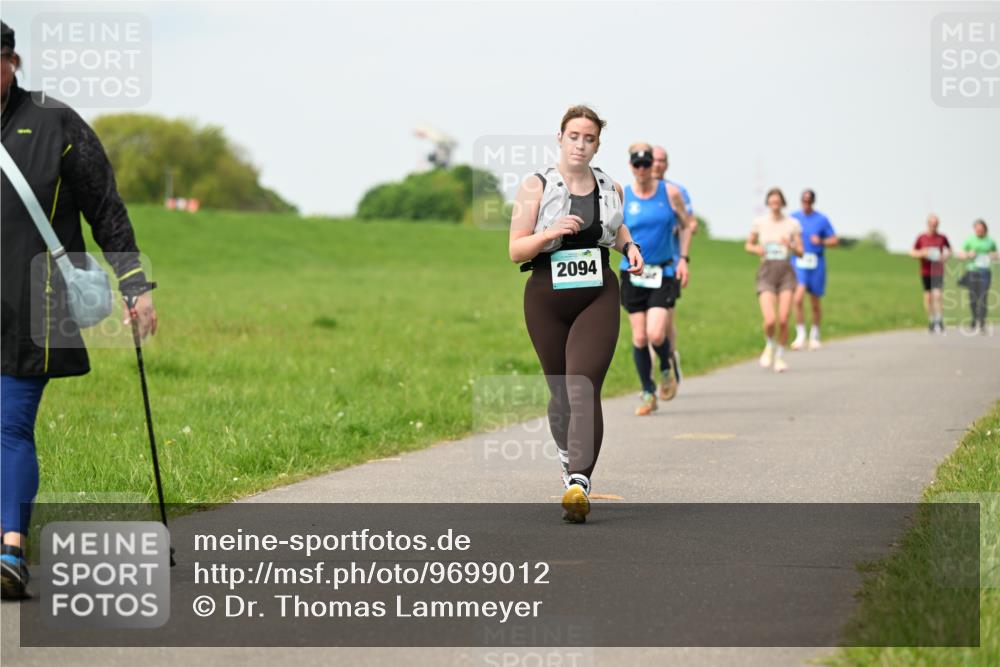 10.05.2026 - 8. Wedeler Halbmarathon Dr. Thomas Lammeyer http://msf.ph/oto/9699012 10.05.2026 11:35:43 Laufen 2094 meine-sportfotos.de