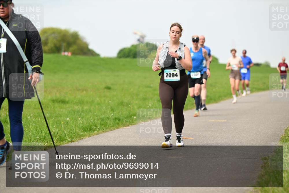 10.05.2026 - 8. Wedeler Halbmarathon Dr. Thomas Lammeyer http://msf.ph/oto/9699014 10.05.2026 11:35:43 Laufen 2094 meine-sportfotos.de