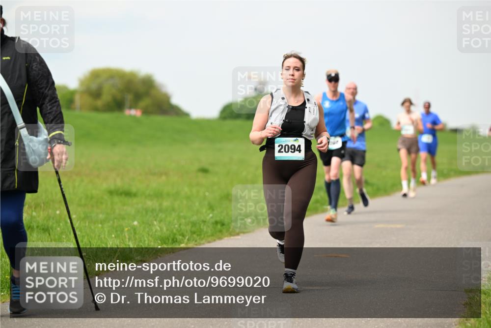 10.05.2026 - 8. Wedeler Halbmarathon Dr. Thomas Lammeyer http://msf.ph/oto/9699020 10.05.2026 11:35:44 Laufen 2094 meine-sportfotos.de