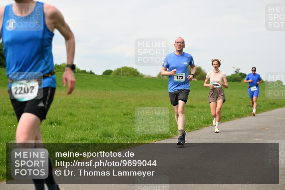 10.05.2026 - 8. Wedeler Halbmarathon Dr. Thomas Lammeyer http://msf.ph/oto/9699044 10.05.2026 11:35:49 Laufen 2202, 172, 007, 2180 meine-sportfotos.de